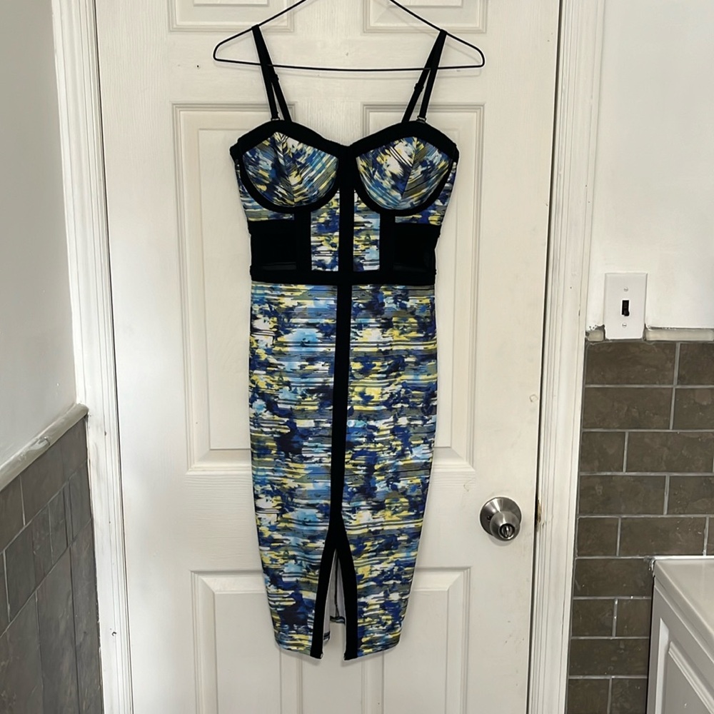 Women’s size medium body on dress with small front slit knee length sleeveless